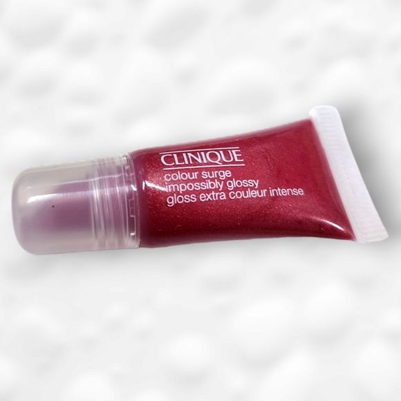 Clinique Bundle of Blush, and Lip Colors - Picture 3 of 14